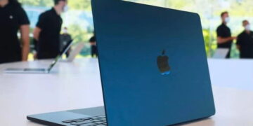 Эксперты stylus.ua сделали обзор MacBook Air 2022 | Одеський Монітор