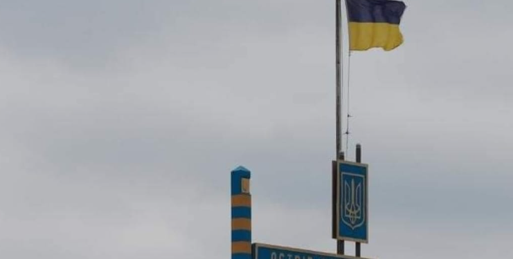 Флаг Украины на остров Змеиный доставил спецназ