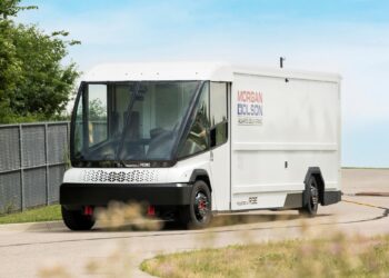 Фургон Proxima: кузов-аквариум, руль по проводам, мотор-колёса и полноуправляемое шасси — АВТО НОВОСТИ