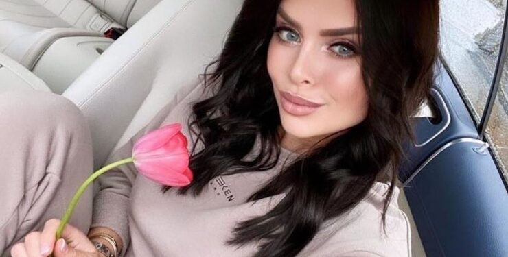 Хирург о повторной пластике груди Романец: «Вика сильно похудела, ей нужна была операция» |