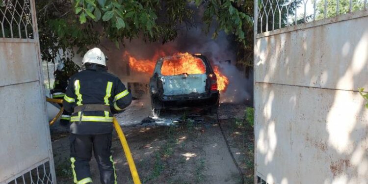 На улице Ярослава Мудрого в Измаиле сгорел автомобиль —
