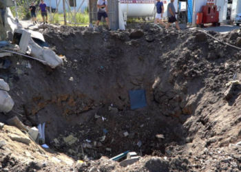 Окупанти випустили по Миколаєву 7 ракет: розбомбили гуманітарний склад