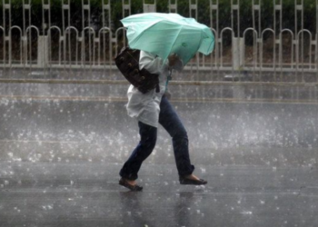 Похолодание, ливни и смерчи: синоптик Диденко напугала прогнозом на завтра