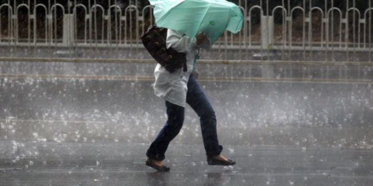 Похолодание, ливни и смерчи: синоптик Диденко напугала прогнозом на завтра