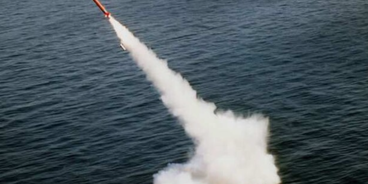 Российские нацисты нанесли ракетный удар по Кировоградской области: попали в военный аэродром и объект «Укрзалізниці»