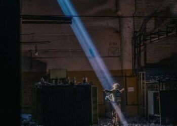 Сергій Жадан написав український переклад до пісні «Воїни світла» |