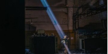 Сергій Жадан написав український переклад до пісні «Воїни світла» |