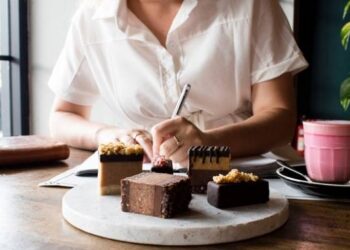 В Одессе — вспышка острой кишечной инфекции: причина — тирамису из супермаркета