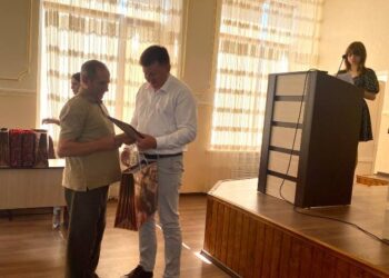 ВОЛОНТЕРІВ, КУХАРІВ, МОНТЕРІВ ТА ВЧИТЕЛІВ-ВЕТЕРАНІВ АРЦИЗЬКОЇ ГРОМАДИ ВІДЗНАЧИЛИ З НАГОДИ ДНЯ КОНСТИТУЦІЇ УКРАЇНИ