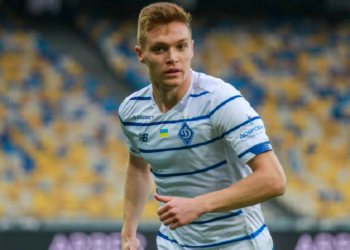 СМИ: «Севилья» и «Вильярреал» готовы подписать Цыганкова бесплатно через год, если «Динамо» не продаст его сейчас (31 августа 2022 г.) — Новости футбола