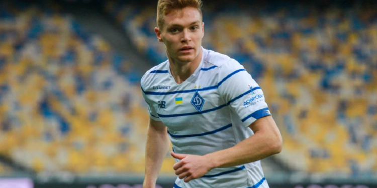 СМИ: «Севилья» и «Вильярреал» готовы подписать Цыганкова бесплатно через год, если «Динамо» не продаст его сейчас (31 августа 2022 г.) — Новости футбола