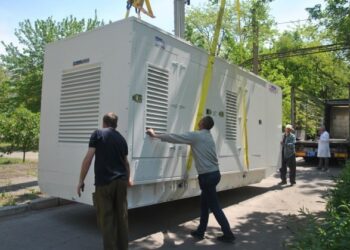 Rolls-Royce передала Украине два сверхмощных генератора для больниц