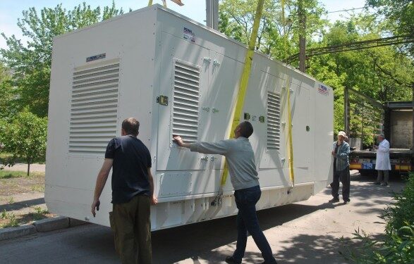 Rolls-Royce передала Украине два сверхмощных генератора для больниц