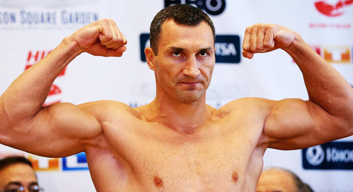 Кличко жестко отхватил от британского гиганта. Усик продолжает мстить за украинца