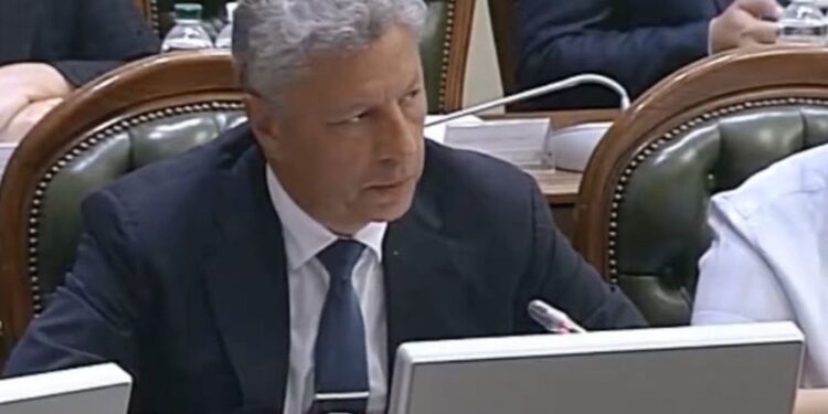 Бойко запропонував Раді підтримати президента і мирні ініціативи