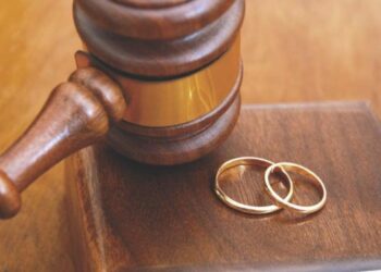 Кількість розлучень в Україні за перше півріччя впала майже вдвічі