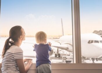 З травня в Україну повернулися 30 тисяч дітей шкільного віку — Шкарлет