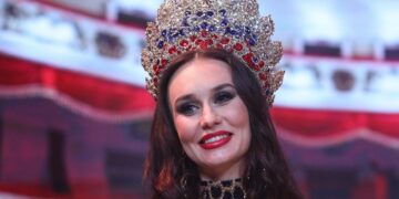 40-летняя мать троих детей Нина Банная взяла титул «Миссис Россия 2022» |