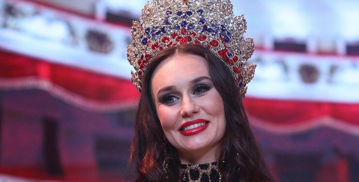 40-летняя мать троих детей Нина Банная взяла титул «Миссис Россия 2022» |