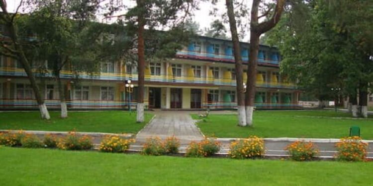 Головна бухгалтерка державного санаторію на Червоноградщині  вимагала у переселенців гроші за поселення – Новини Львова та області