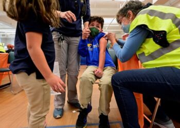 Вакцины Pfizer безопасны и эффективны для маленьких детей, — FDA