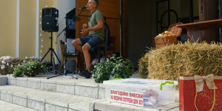 50 тис грн для ЗСУ зібрали під час благодійного концерту Віктора Винника у Сокалі – Новини Львова та області