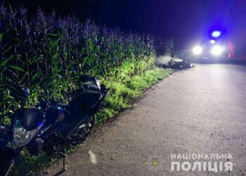 На Полтавщині внаслідок ДТП зіткнулися два мотоцикли, один з яких спалахнув. ФОТО | Кримінальні новини
