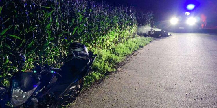 На Полтавщині внаслідок ДТП зіткнулися два мотоцикли, один з яких спалахнув. ФОТО | Кримінальні новини