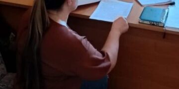 На Червоноградщині правоохоронці повідомили про підозру зловмисниці, яка намагалась дати хабар прикордонникам – Новини Львова та області