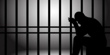 Зарізав співмешканку та тримав тіло на балконі — у Києві засуджено вбивцю  | Кримінальні новини