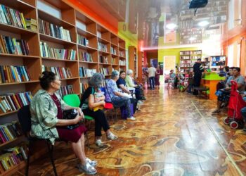 Арцизька міська публічна бібліотека  завжди прийде  на допомогу!