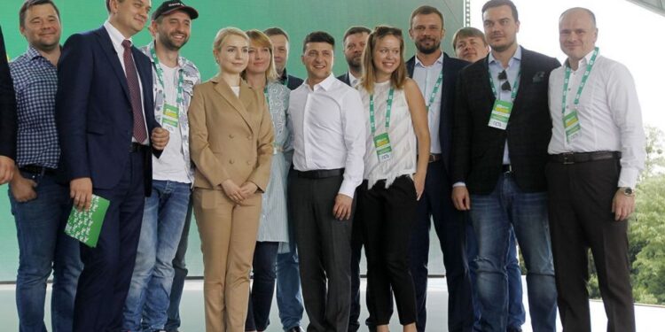 Фракція партії «Слуга народу» у новій Верховній Раді буде розділена на 15 груп