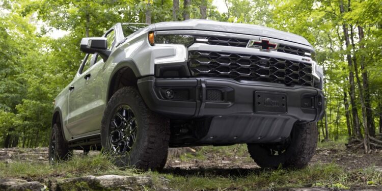 Chevrolet Silverado ZR2 Bizon получил форсированный турбодизель и новые внедорожные шины — АВТО НОВОСТИ