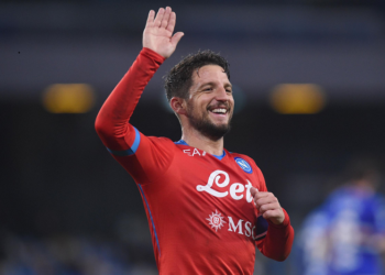 Мертенс вылетел в Стамбул для подписания контракта с «Галатасараем» (6 августа 2022 г.) — Новости футбола