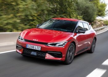 Электрический кроссовер Kia EV6 сертифицирован в России в двух версиях — АВТО НОВОСТИ