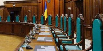 В конституционные судьи через экспертов: для членов КСУ готовят новации