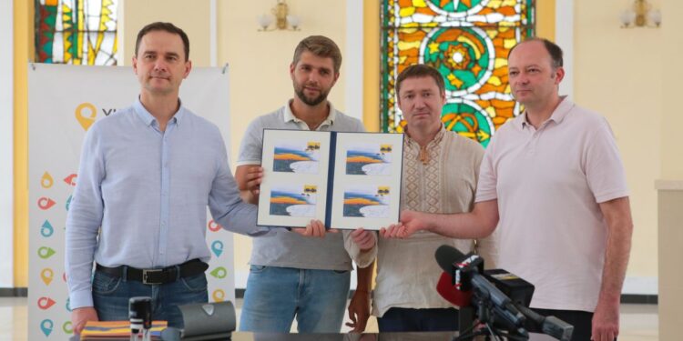 У Львові урочисто погасили поштову марку «Доброго вечора, ми з України» – Новини Львова та області