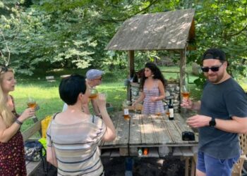 Иностранцам больше не нужно предъявлять отрицательный ПЦР-тест: Грузия отменила все коронавирусные ограничения на границе