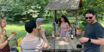 Иностранцам больше не нужно предъявлять отрицательный ПЦР-тест: Грузия отменила все коронавирусные ограничения на границе