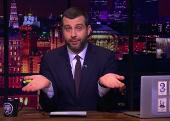 Красные волосы и откровенные позы: Ивану Урганту должно быть стыдно за падчерицу? |