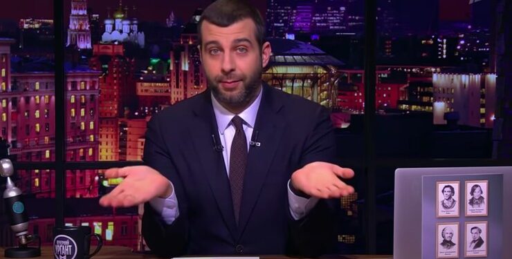 Красные волосы и откровенные позы: Ивану Урганту должно быть стыдно за падчерицу? |