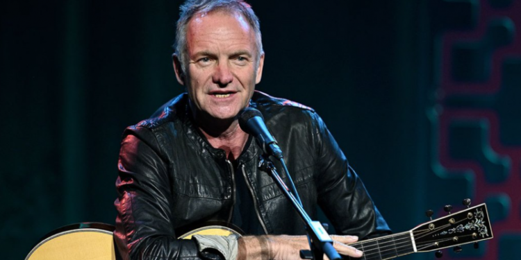 «Ми не можемо програти цю битву». Стінг підтримав Україну на концерті у Варшаві