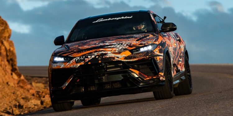Обновлённый Lamborghini Urus показался на свежих фото и установил новый рекорд — АВТО НОВОСТИ