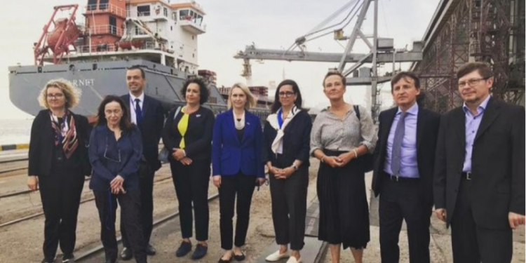 Послы G7 прибыли в Одессу для контроля за исполнением «зернового соглашения»