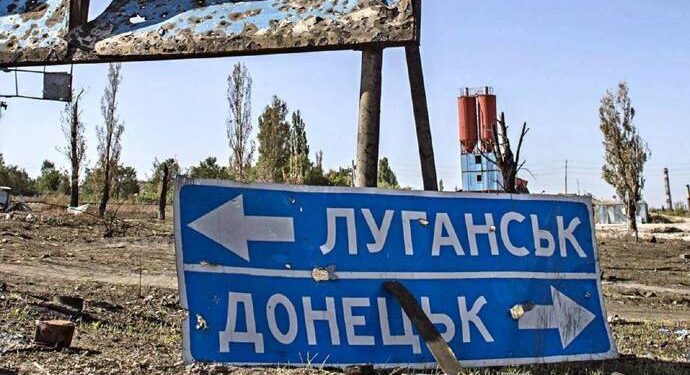 Российские оккупанты заманивают на псевдореферендум едой и стройматериалами