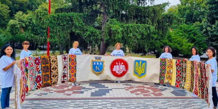 У Кропивницькому презентують 12-метровий «Рушник Єдності» з вовни