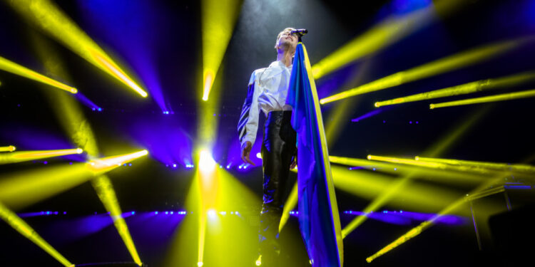 «Україна»: Макс Барських випустив святковий трек до Дня Незалежності |