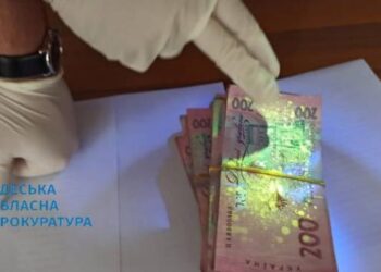 В Одессе задержали двух чиновников «Укрзалізниці» при получении взятки в 200 тысяч гривен