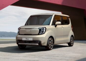 Вэн Kia Ray за 625 000 рублей похорошел, но сохранил скучный салон — АВТО НОВОСТИ