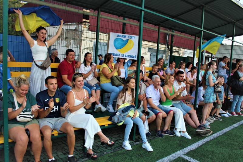 Волонтёрский матч и донаты на благотворительность: в Измаиле играли в футбол команды двух самых известных общественных организаций - Город 24 (ФОТО)